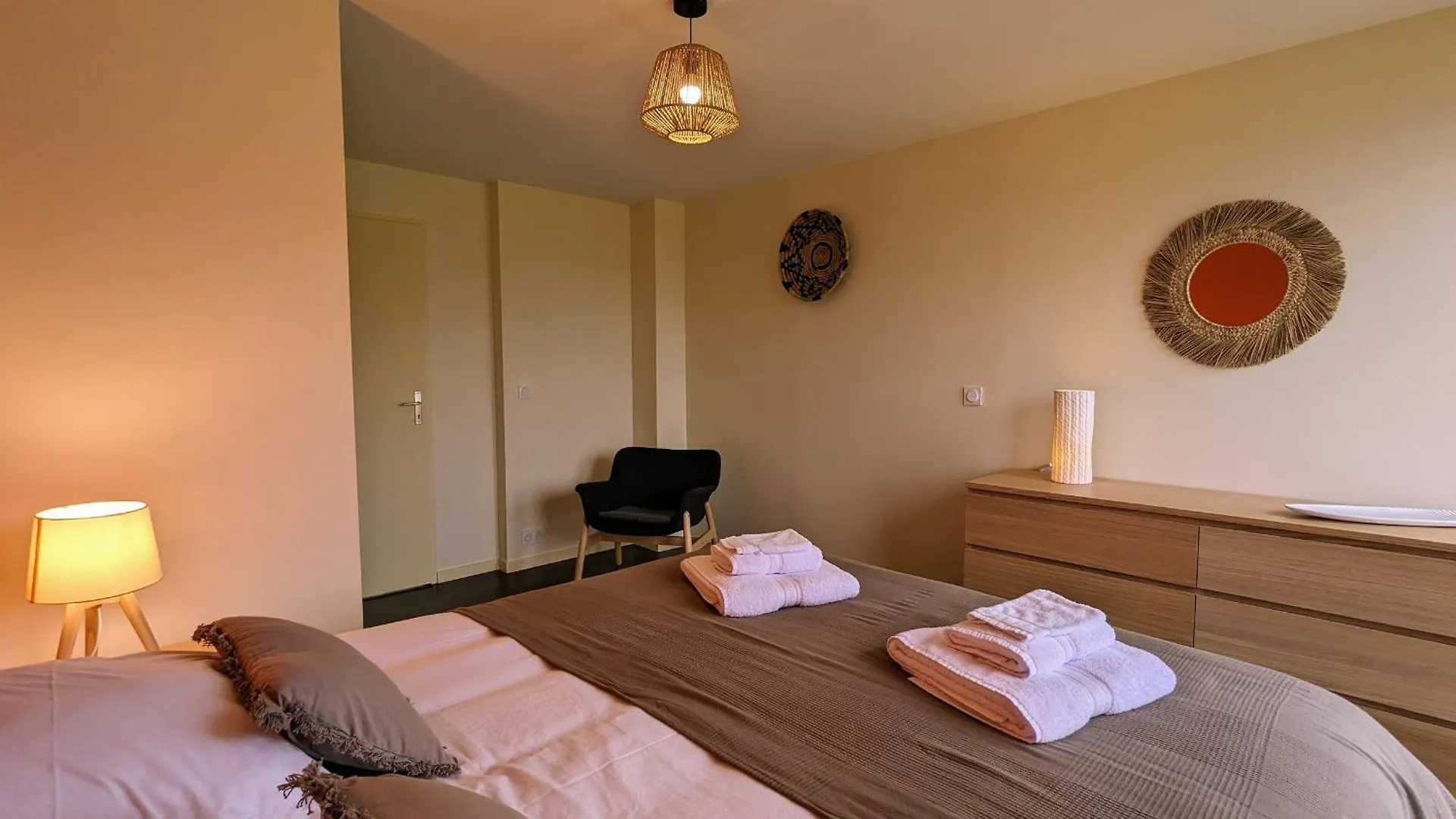 Holiday home Gite Renove Avec Terrasse, Randonnees Et Activites Culturelles En Haute-Loire - Fr-1-582-470 Le Mas-de-Tence